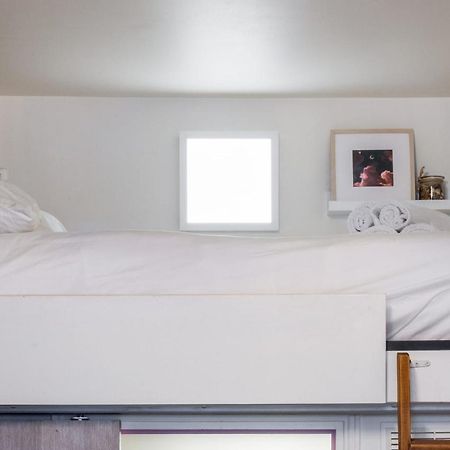 Charming Industrial-Style Studio Just Nearby Montmartre In Paris - Welkeys Apartment Bagian luar foto