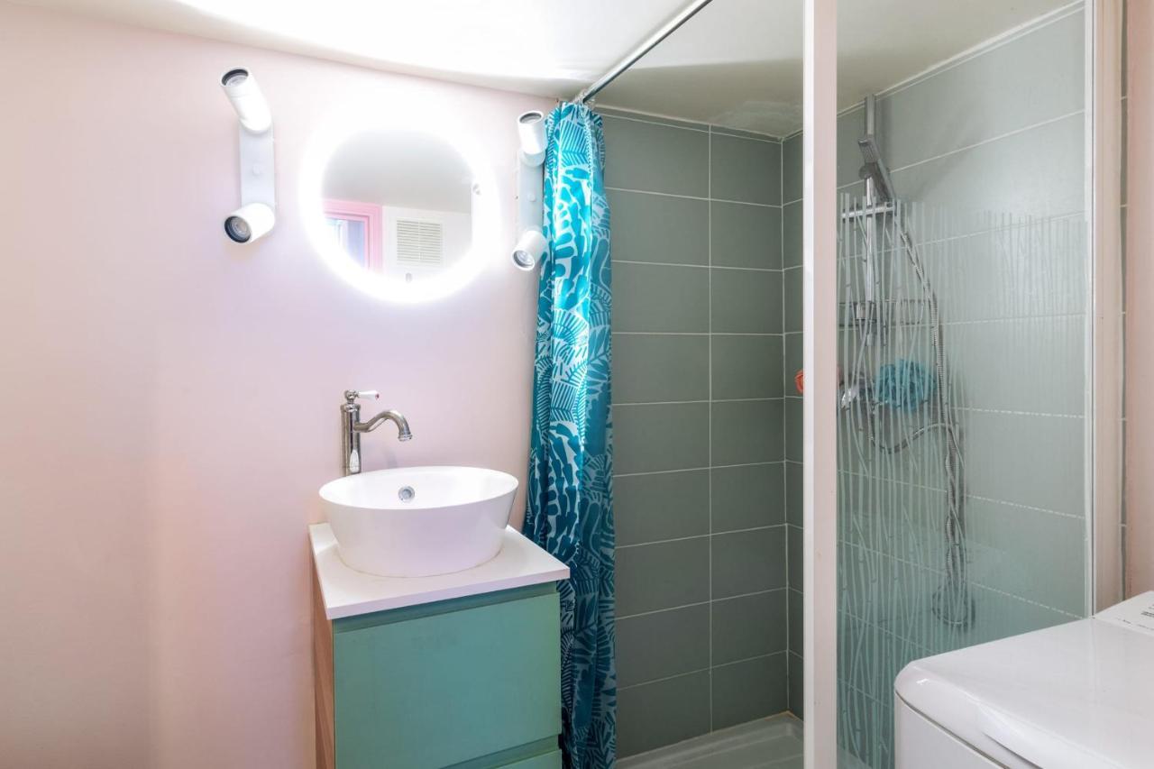 Charming Industrial-Style Studio Just Nearby Montmartre In Paris - Welkeys Apartment Bagian luar foto